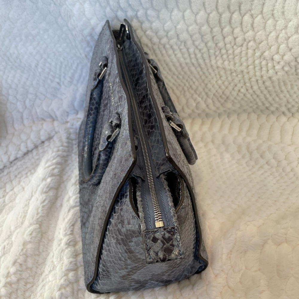 Michael Kors Riley Python Satchel
Snakeskin Embossed Leather Blue/Gray Strap - Picture 3 of 13